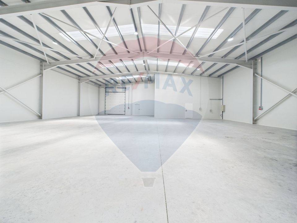 Modern industrial space hall for rent