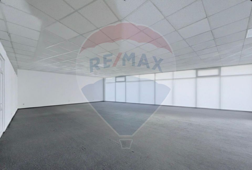 300sq.m Commercial Space for rent, Central area