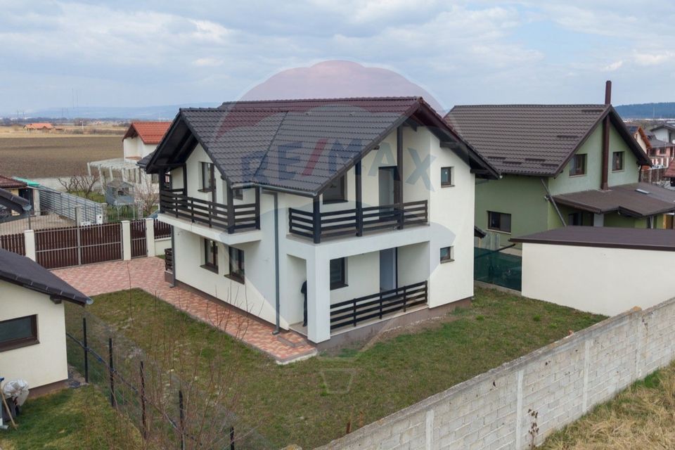 4 room House / Villa for sale