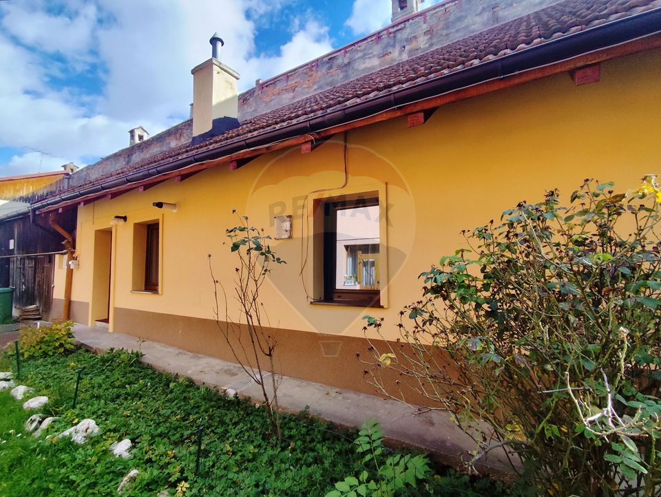 Casă individuală cochetă, 1 dormitor, renovată, Str. Lungă – Central