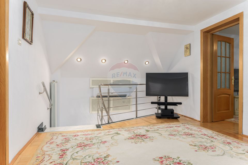 Apartament cu 5 camere in vila, curte si dependinte în Dorobanti