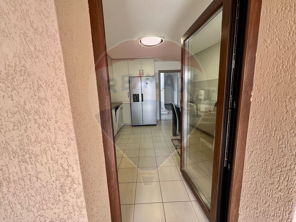 8 room House / Villa for sale