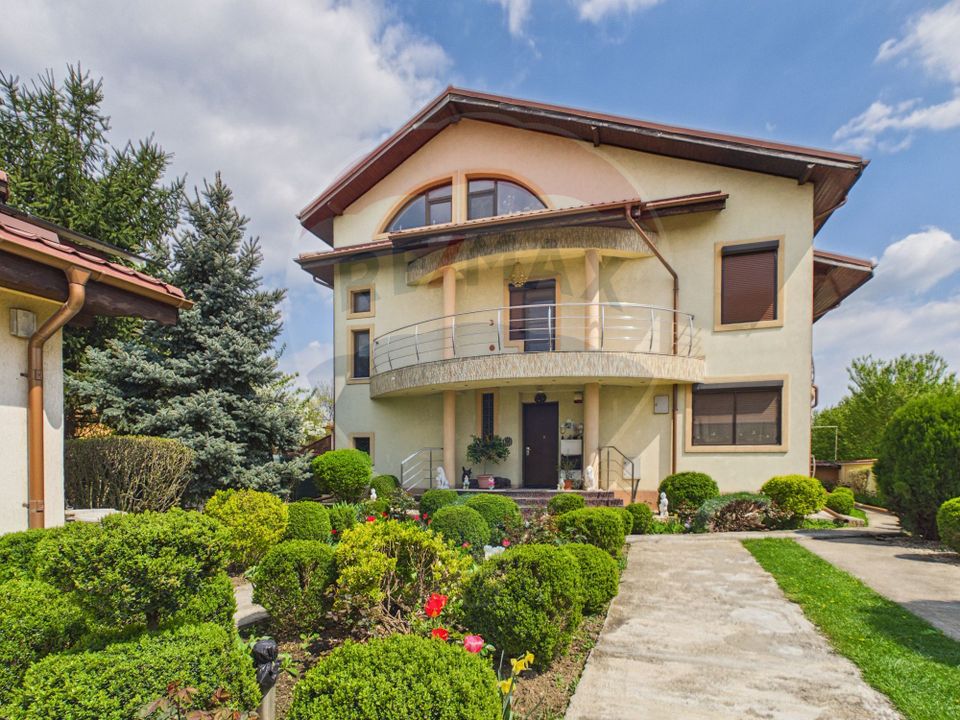 Casă / Vilă cu 6 camere de vânzare