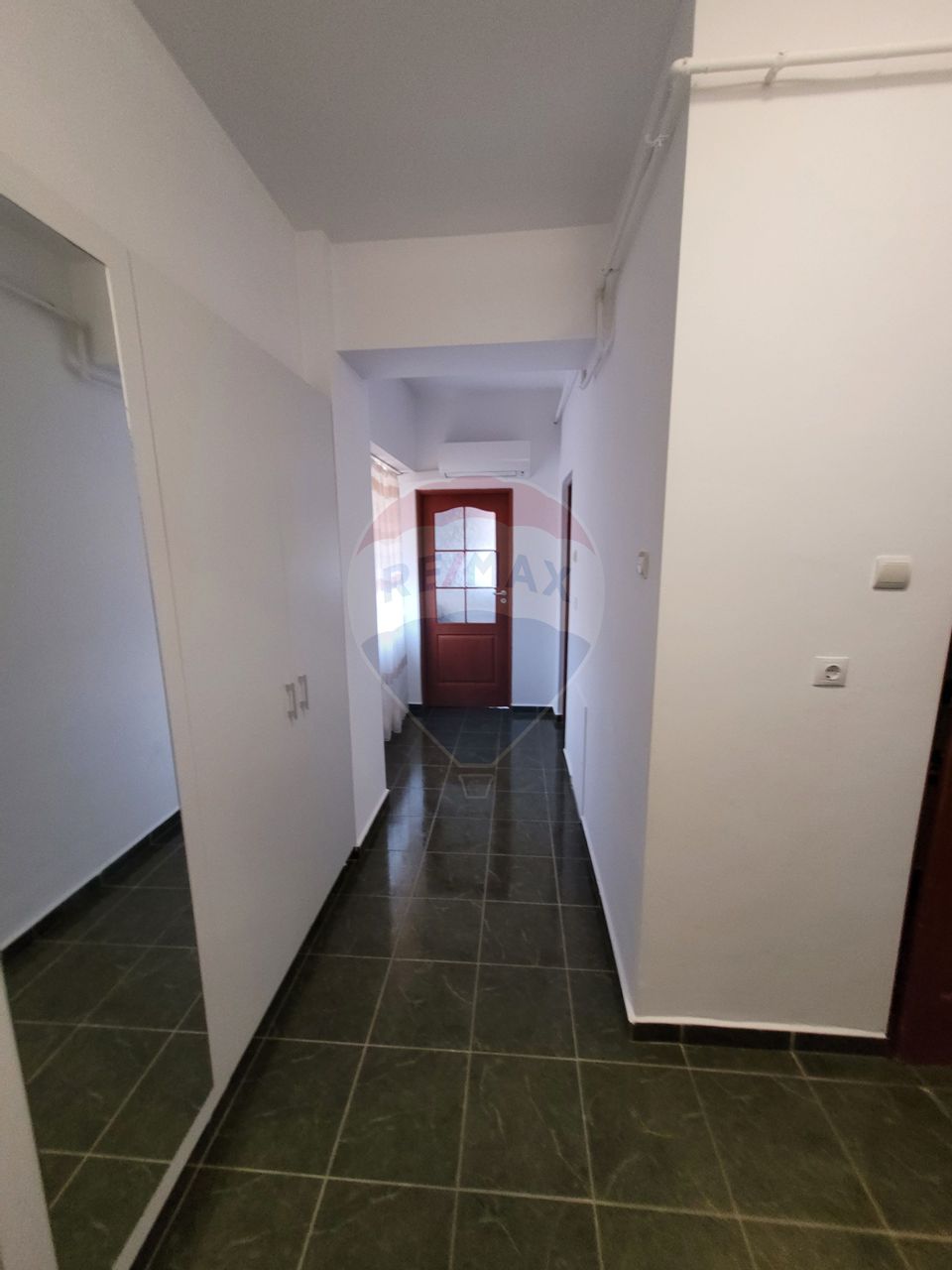 Apartament de imchiriat cu 2 camere zona centrala