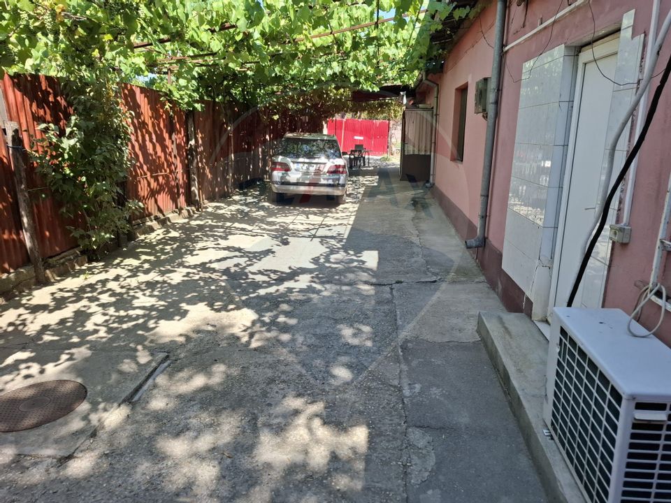 De vanzare teren cu potențial pentru dezvoltare imobiliară