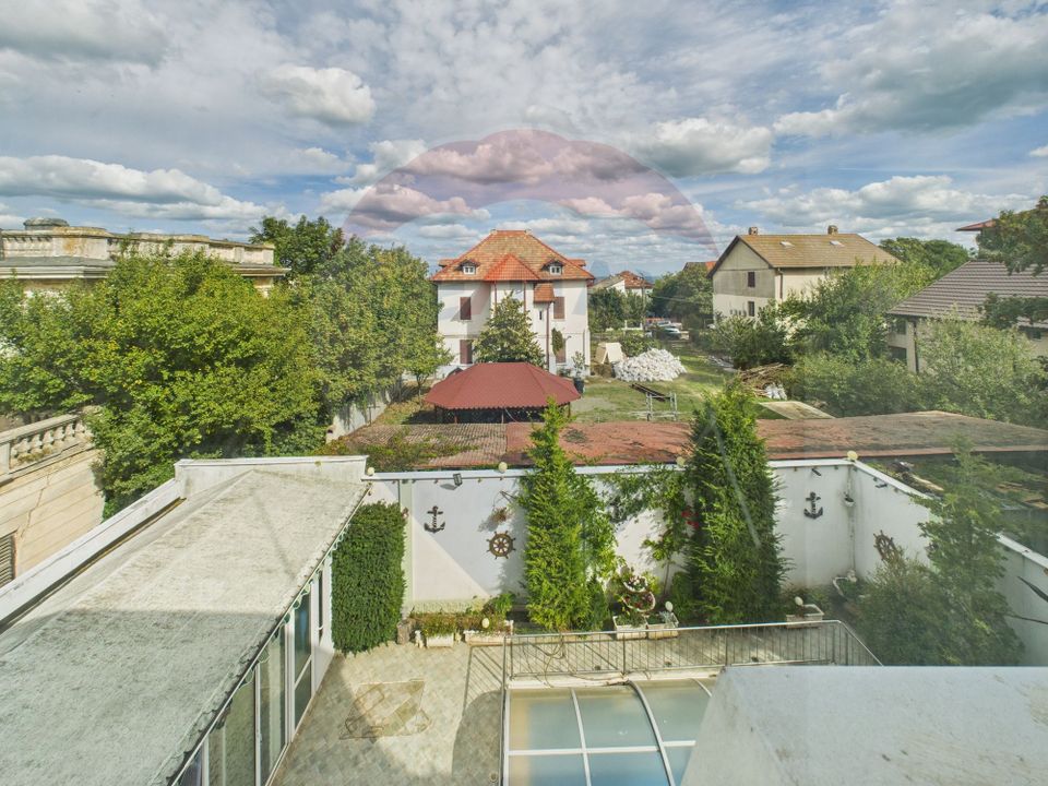 Casă / Vilă cu 10 camere de vânzare în zona Central