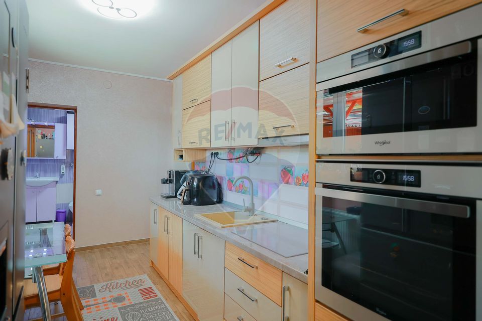 De vânzare Apartament cu 4 camere, lângă Podul Centenarului