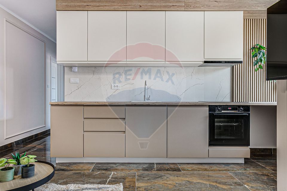 Apartament cu 3 camere de închiriat, parcare subterana, Complex Cozia