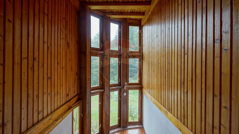 Vilă 12 camere  1.091 mp construiți Poiana Brașov