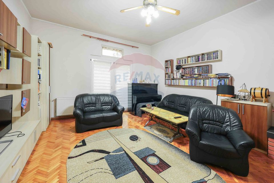 Apartament ultracentral cu garaj, strada Dunărea Nr. 9, de vânzare