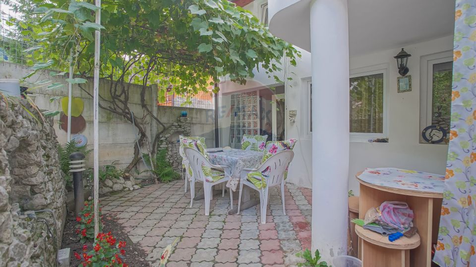 De vanzare vilă cu 5 camere, curte și garaj, în Șchei