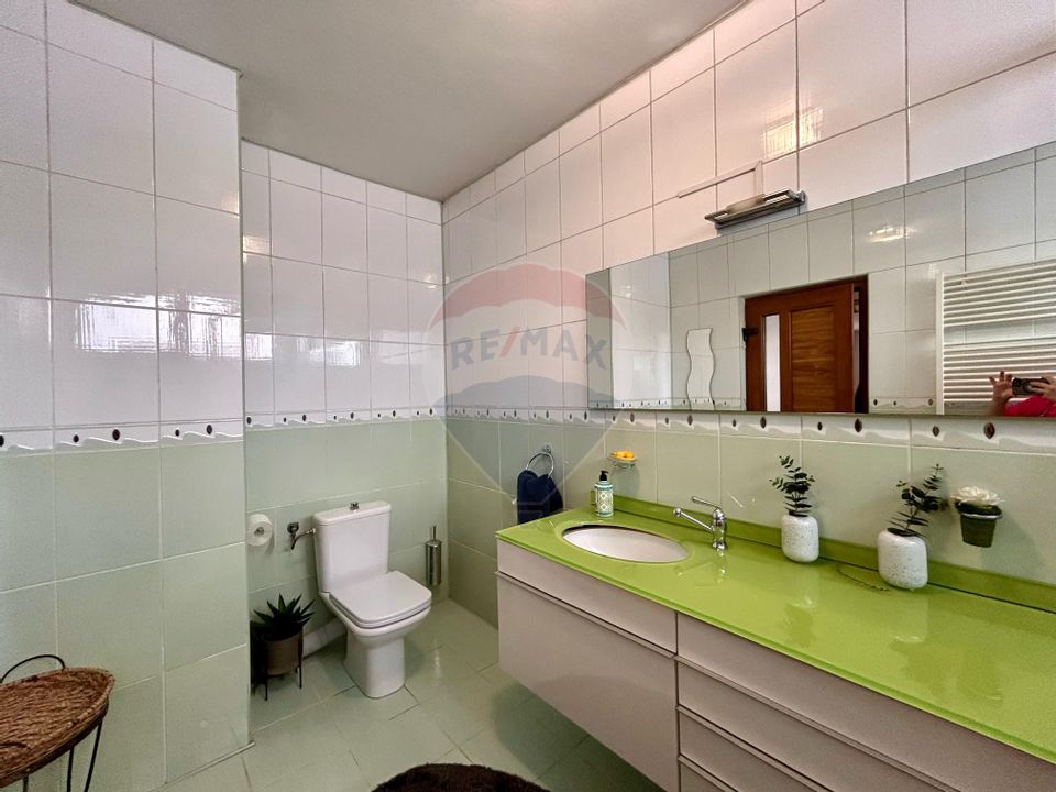 Casă / Vilă cu 16 camere de vânzare în zona Central