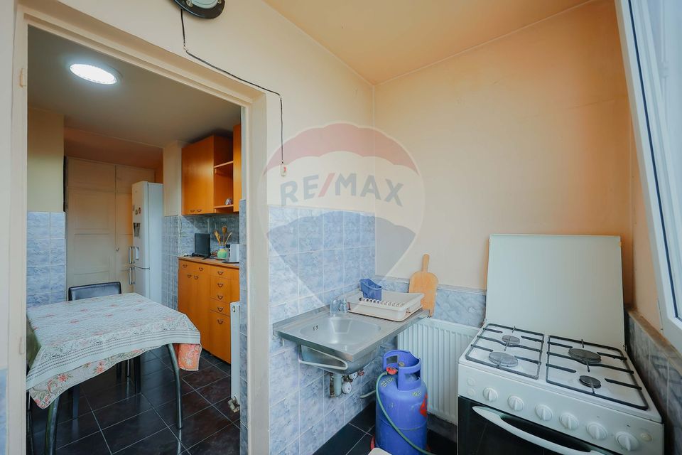 Apartament cu 3 camere de vânzare, în zona Dragoș Vodă