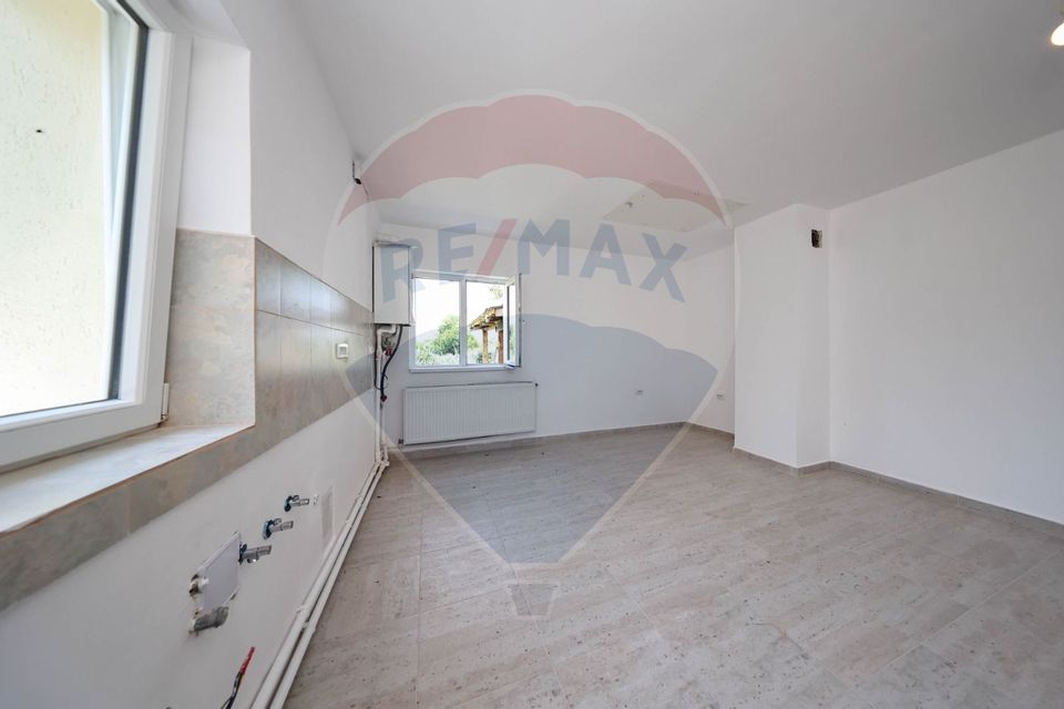 Casa renovata cu teren generos