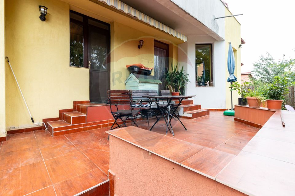 5 room House / Villa for sale