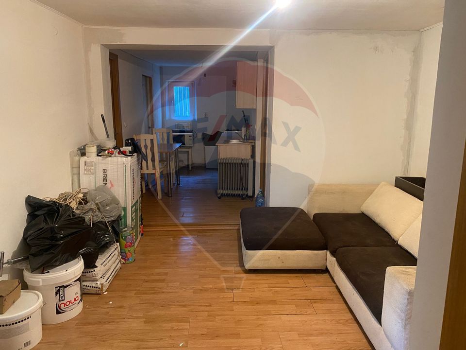 Teren 299.96mp Voluntari, casa 70 mp demolabila/renovabila