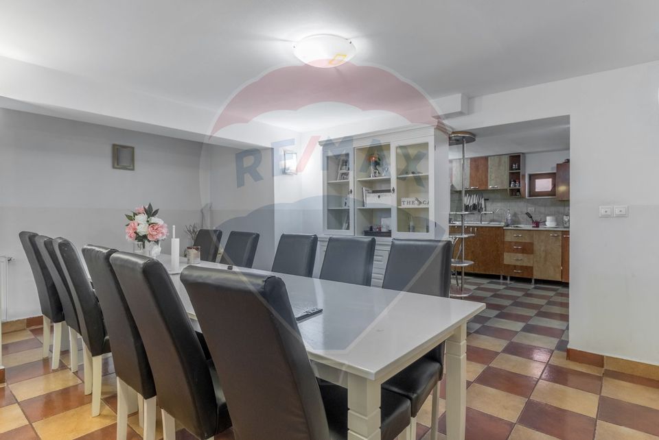 De Vânzare  Pensiunea Laura – 3 Margarete, Sânmartin, Băile Felix