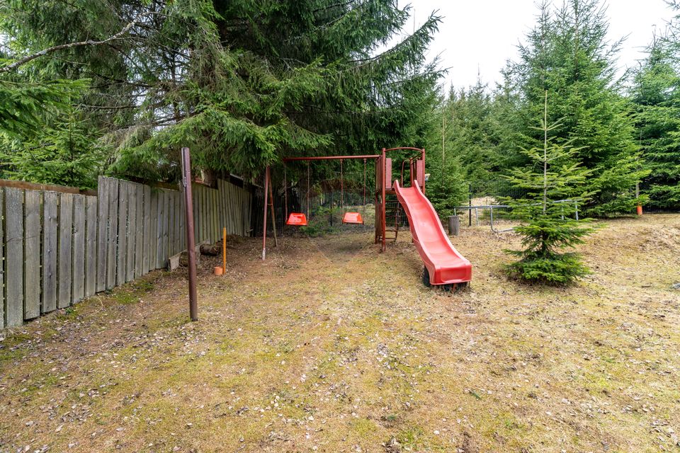 Cabana cu 7 camere de vânzare, 387 mp util, 1300 mp teren!