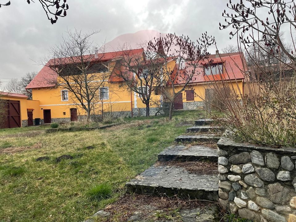 243sq.m Proprietate specială for sale