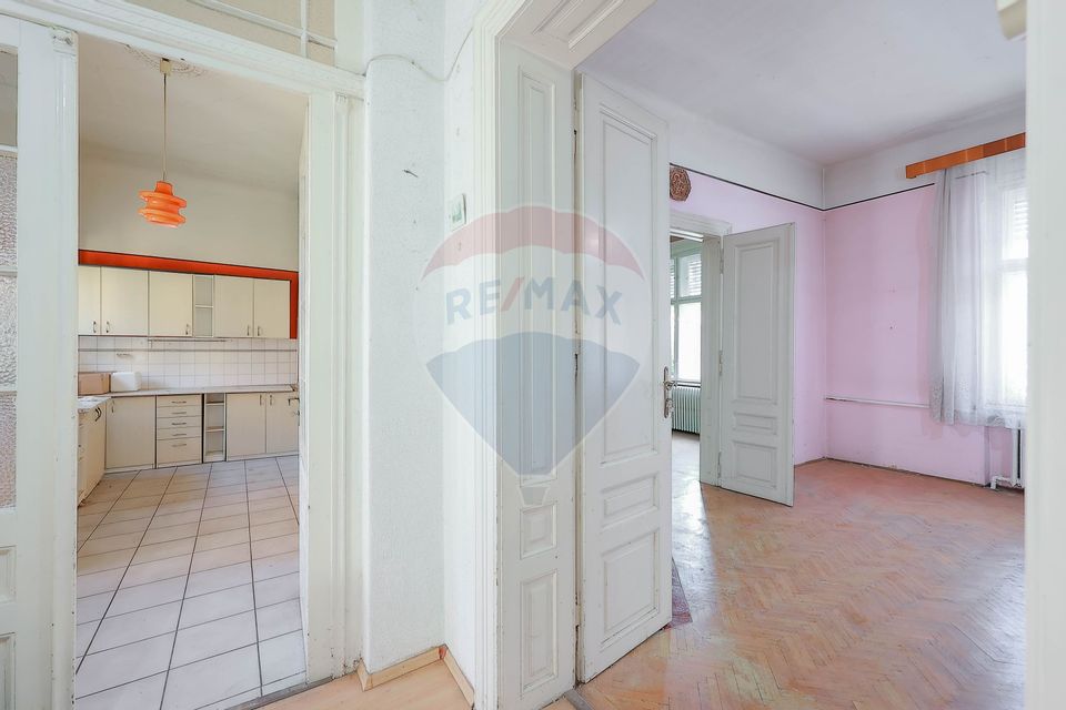 4 room Apartment for sale, Central area