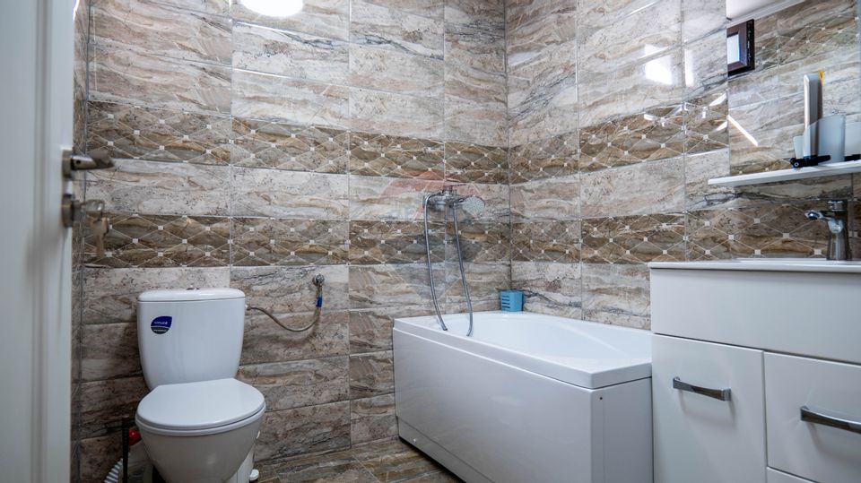 Vanzare vilă cu 4 camere si teren, zona Dobroesti