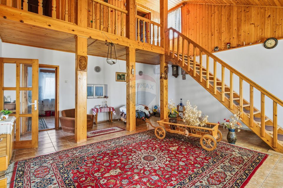 Casă / Vilă cu 4 camere de vânzare