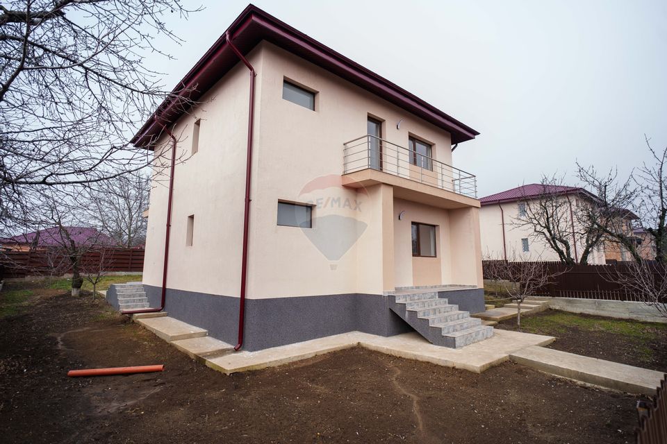 Casă Nouă de Vânzare, 4 Camere 600mp Teren Intabulată Tomești-Chicerea