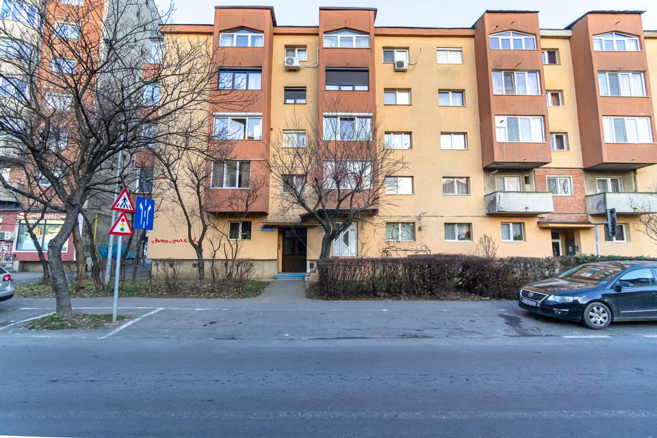 Apartament cu 2 camere de vânzare în zona Craiter