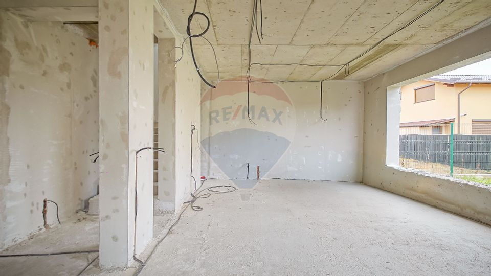 Casă spațioasă la gri, 4 camere, 3 băi, teren 500 mp – zona Bartolomeu