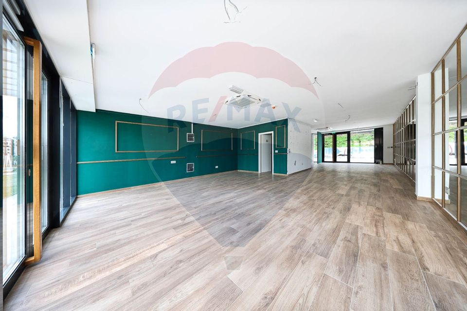 Spațiu comercial Cosmopolit/ Ultracentral