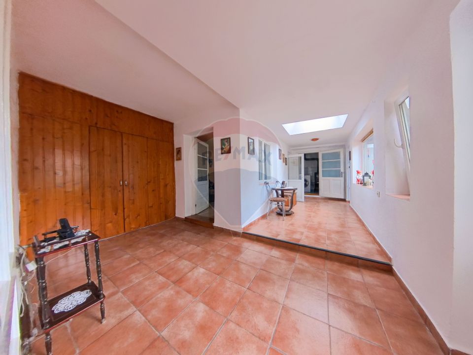 4 room House / Villa for sale, Periferie area