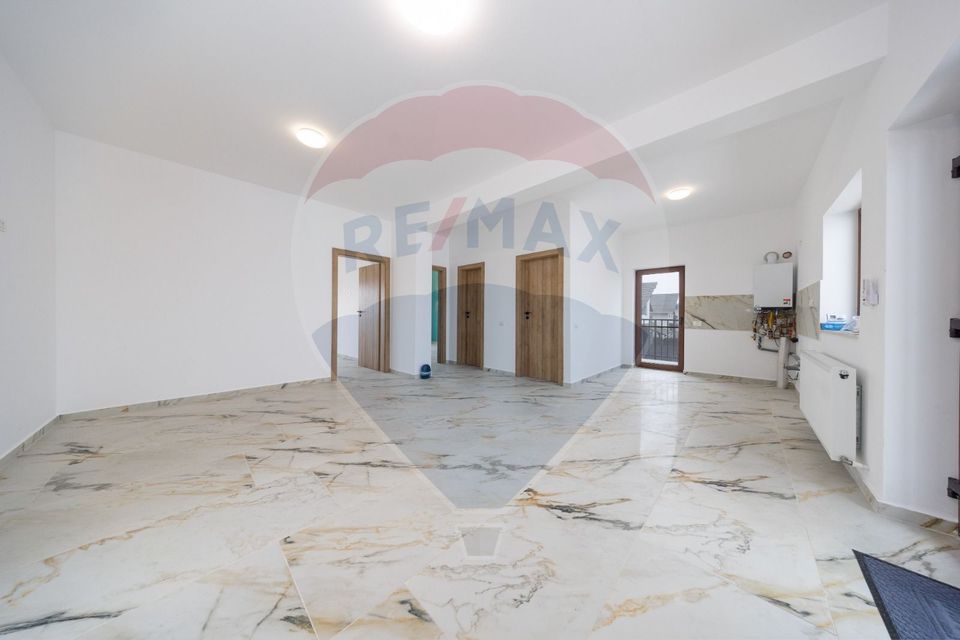 Proprietate speciala, cu destinatii multiple, Sanpetru/ Harman!