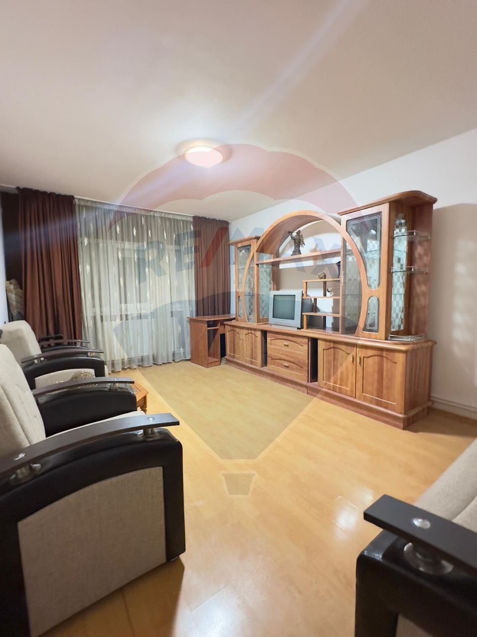 Apartament de închiriat - Valea Roșie