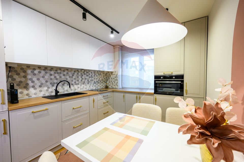 Apartament renovat, modern, cu 3 camere, de vânzare în Grigorescu