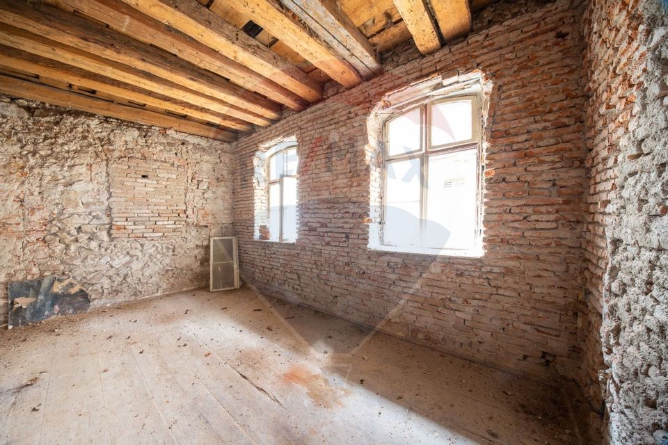 Casă săsească pregătită pentru renovare, Rasnov!