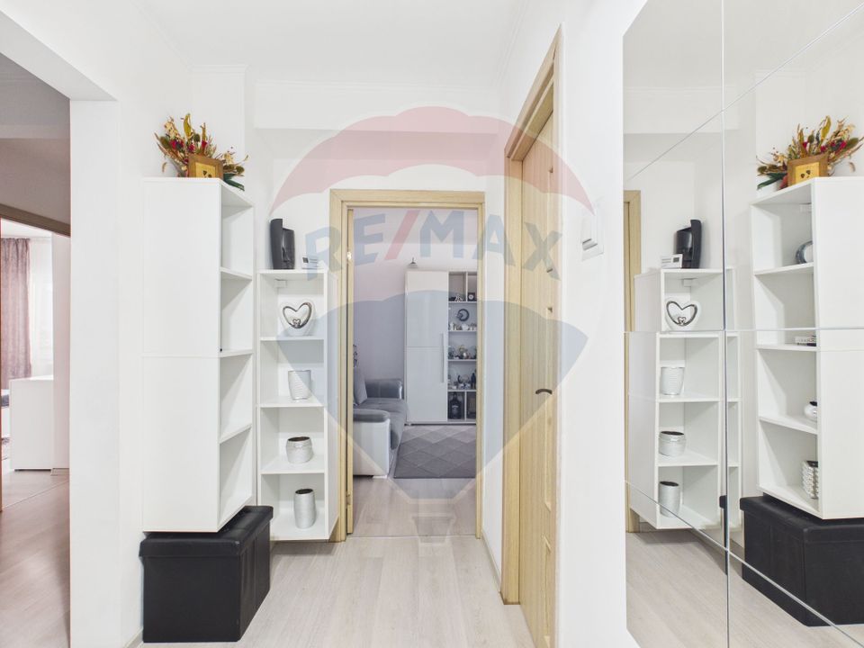 Apartament 4 camere de vanzare – complet renovat, mobilat și utilat