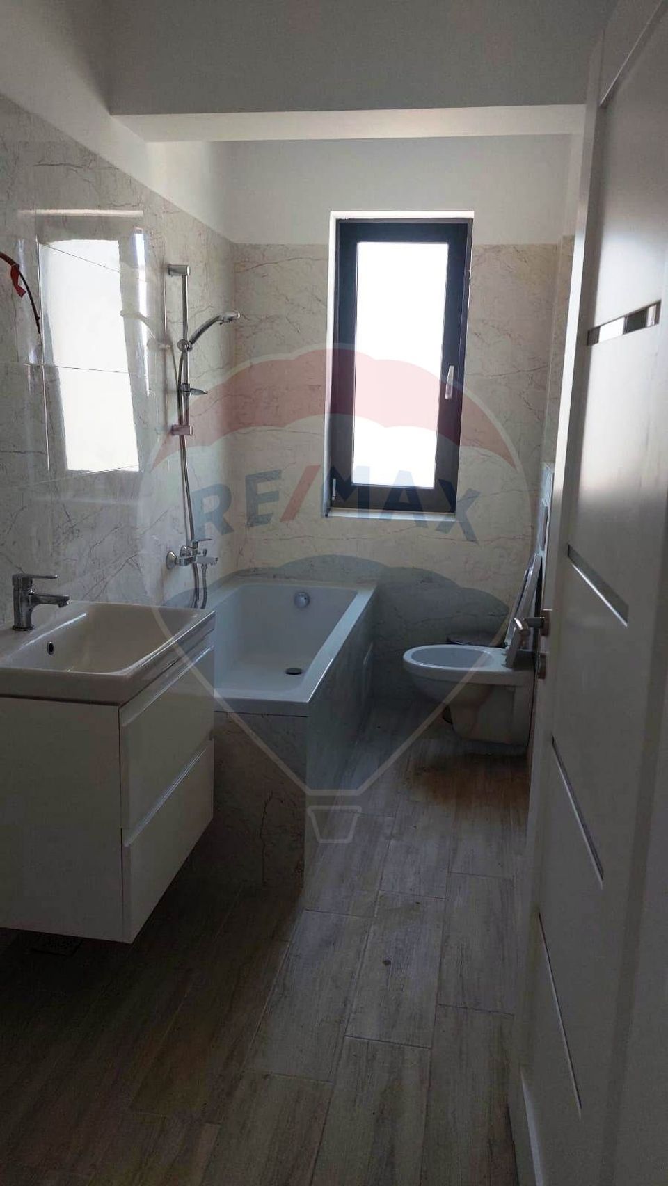 Apartament cu 2 camere de vânzare