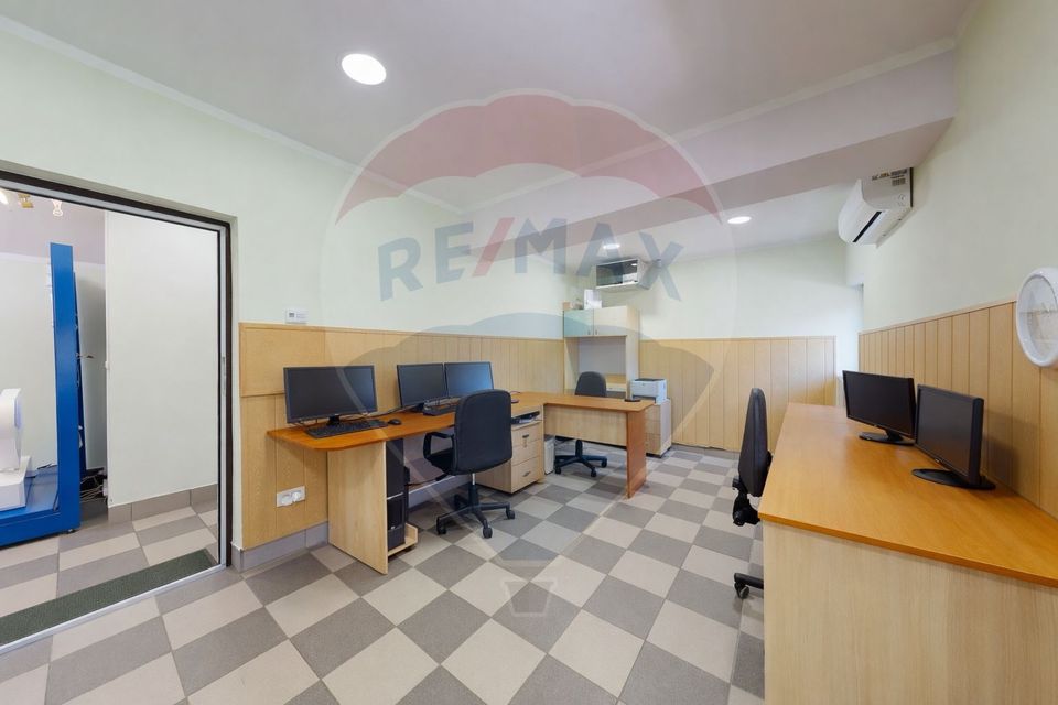 741sq.m Commercial Space for sale