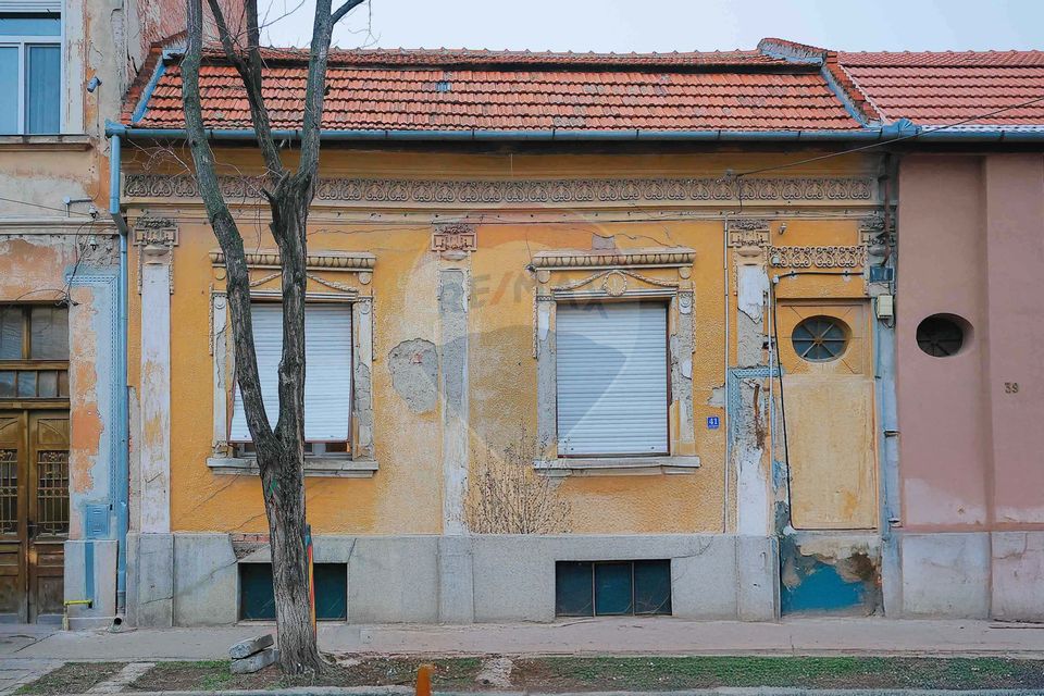 De vânzare Casǎ cu 4 camere, singur în curte, Ultracentral.