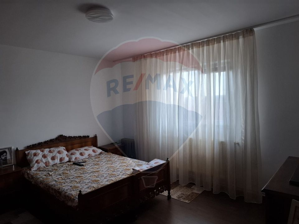 Casă / Vilă cu 6 camere de vânzare în zona Calea Severinului