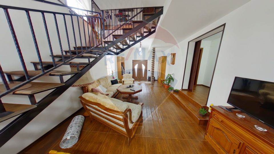 5 room House / Villa for sale, Central area