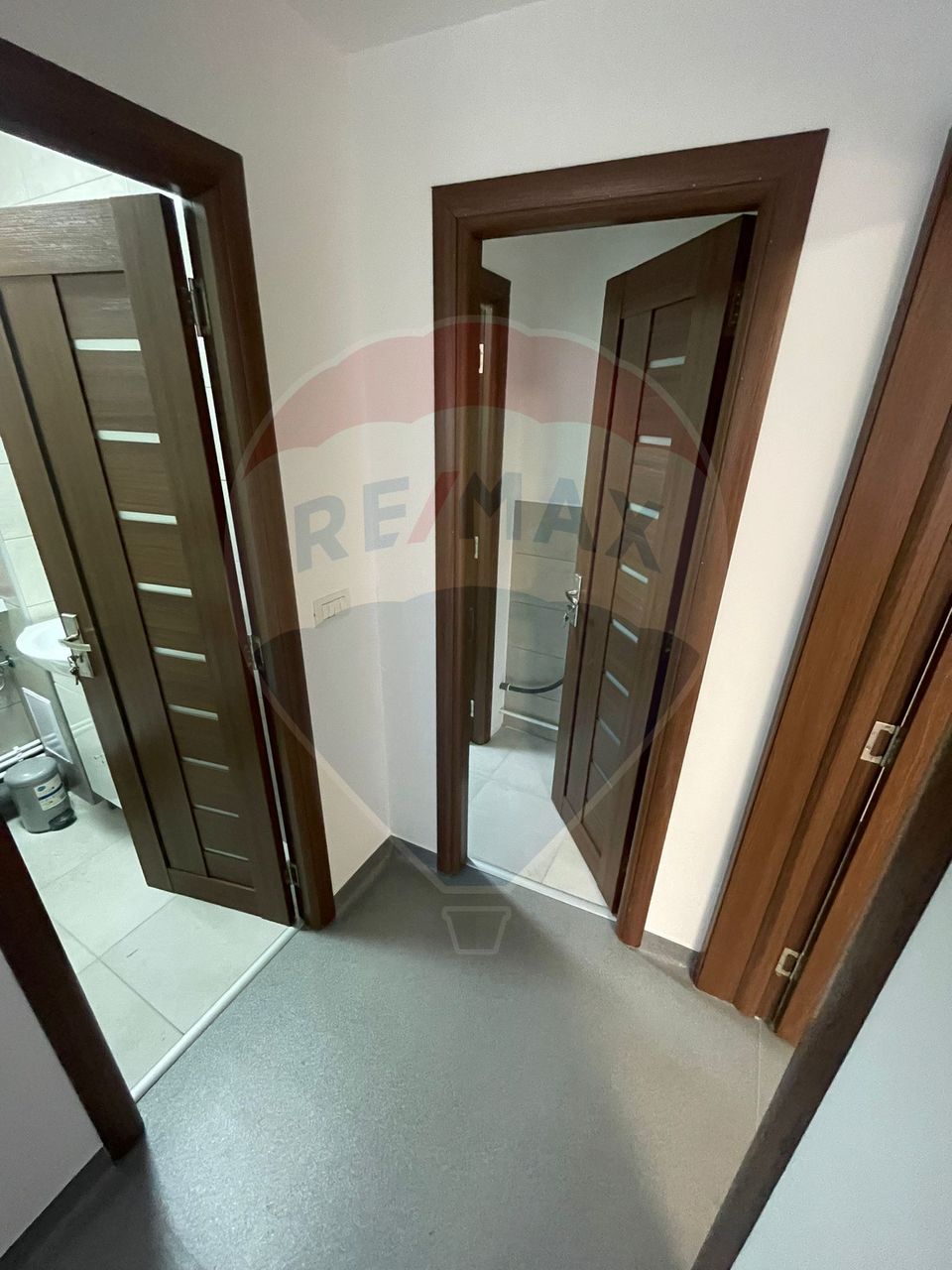 43.72sq.m Commercial Space for rent, Central area