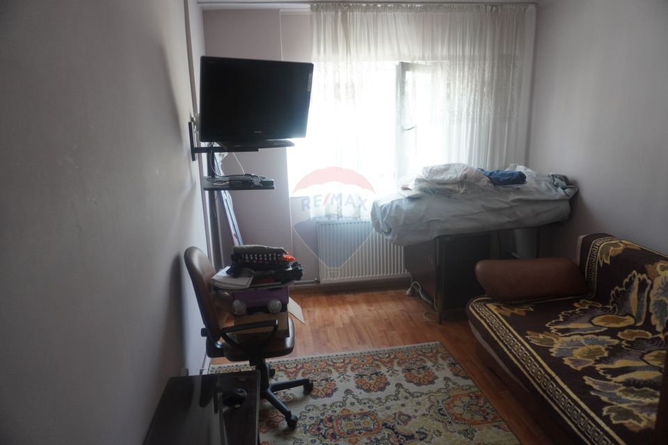 Apartament cu 3 camere de vânzare în zona Central