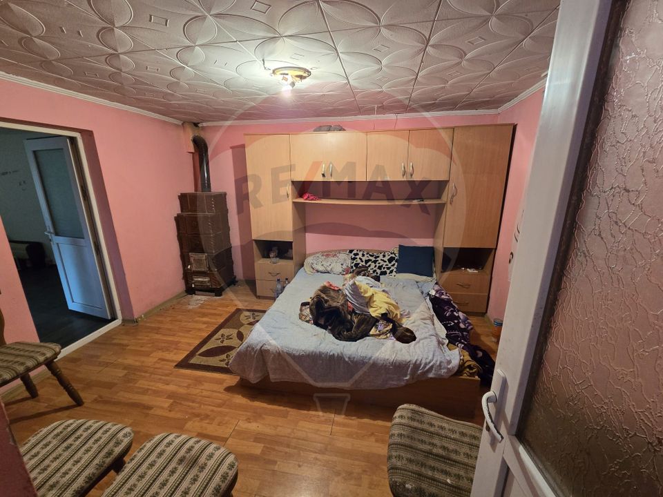 4 room House / Villa for sale, Periferie area