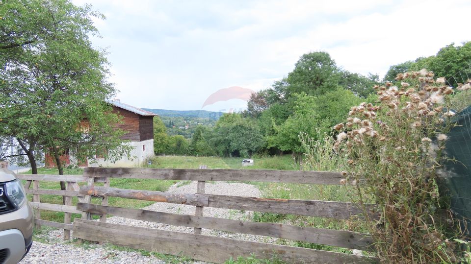 Teren în Poiana Câmpina - O Oază de Liniște și Frumusețe Naturală