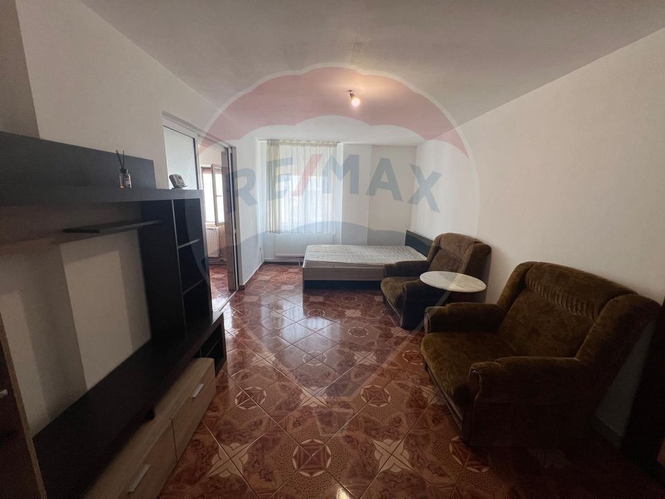 Apartament 3 camere în zona Sud-Vest ROMPETROL