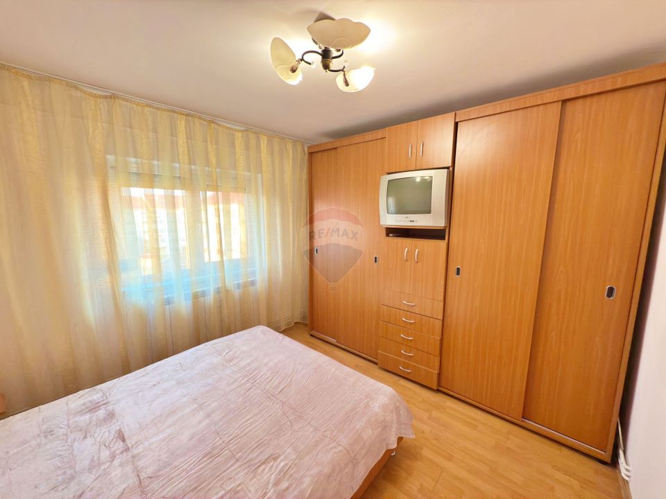 Apartament cu 3 camere de închiriat în Alfa
