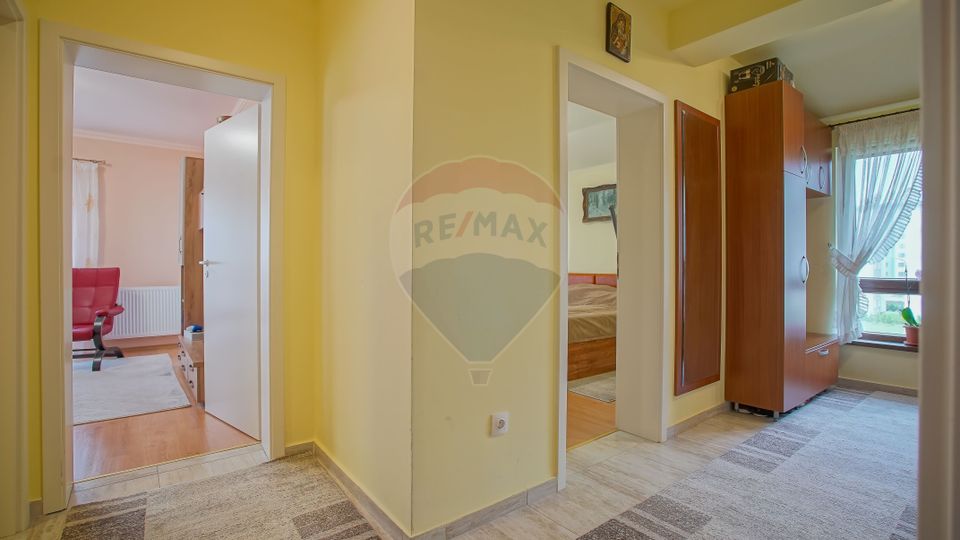 Apartament in vila, 3 camere, Nicolae Labis, Tractorul