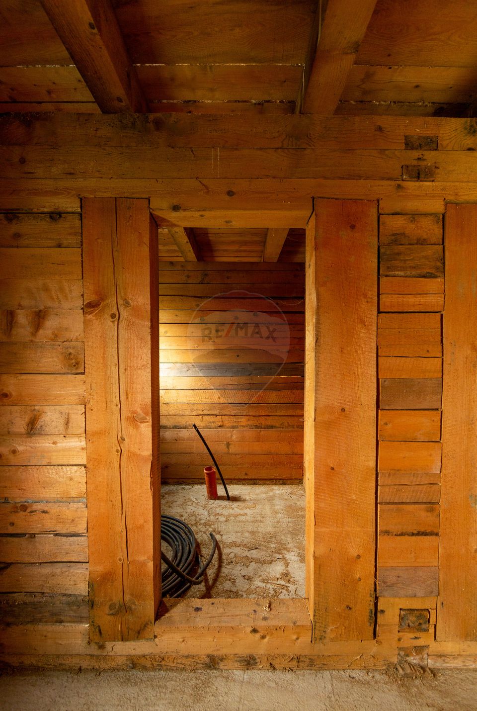 Duplex spațios – oportunitate pentru dezvoltatori sau două familii