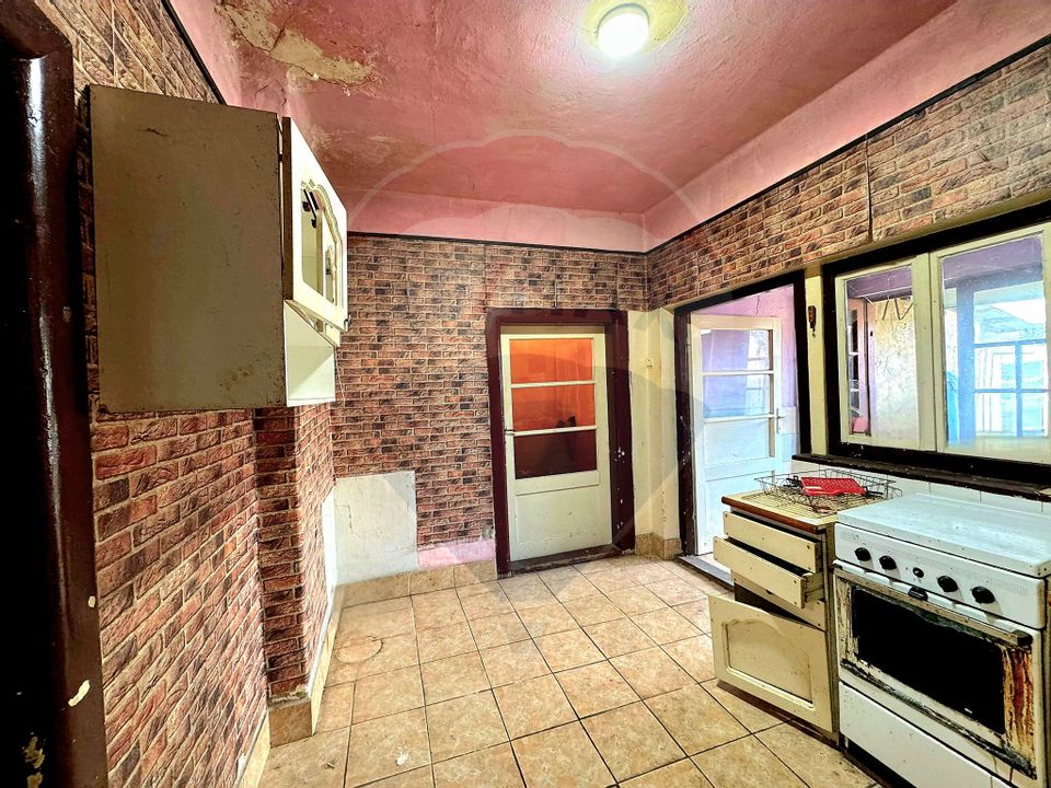 Casă cu teren de 750 mp, Chisineu Cris